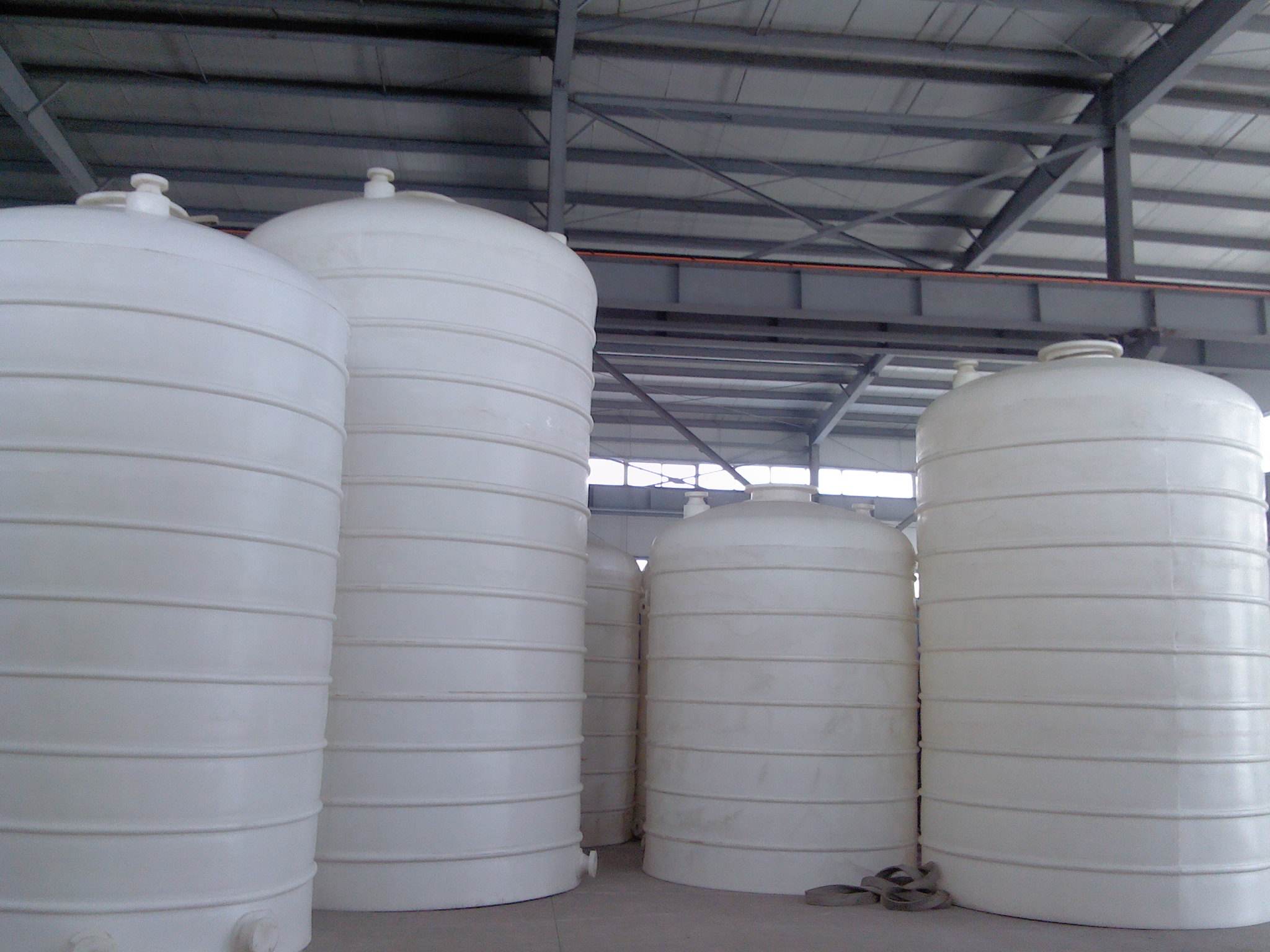 聚乙烯儲(chǔ)罐的概述: 聚乙烯儲(chǔ)罐的概述: